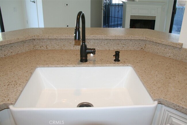 Building Photo - 7326 Quill Dr