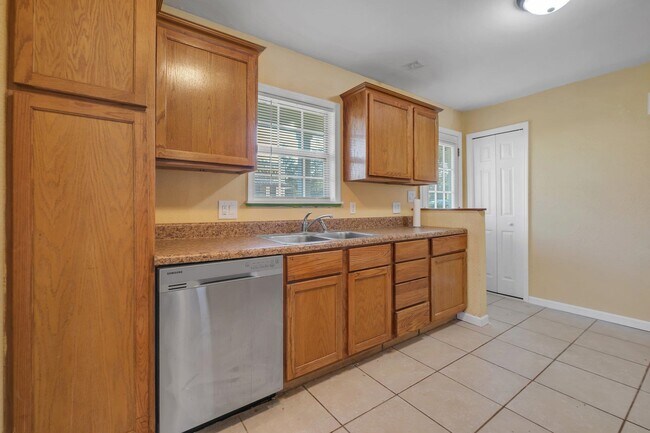 Building Photo - 2115 Jackson Bluff Rd