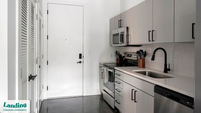 Building Photo - 715 Merritt Ave