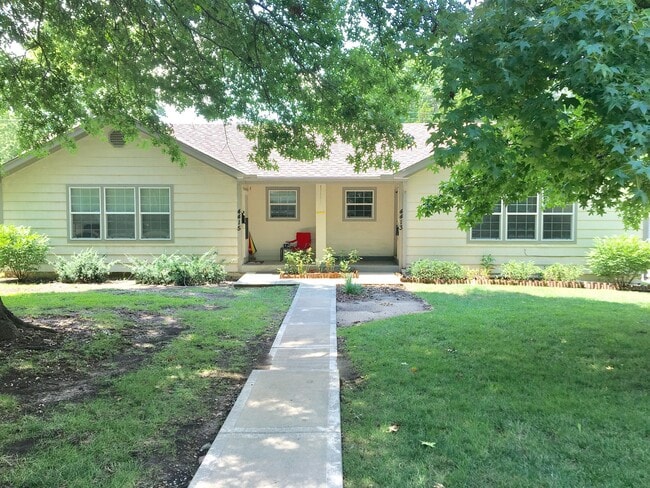 Primary Photo - 1 Bedroom 1 Bath Duplex in Navy Hill Area ...