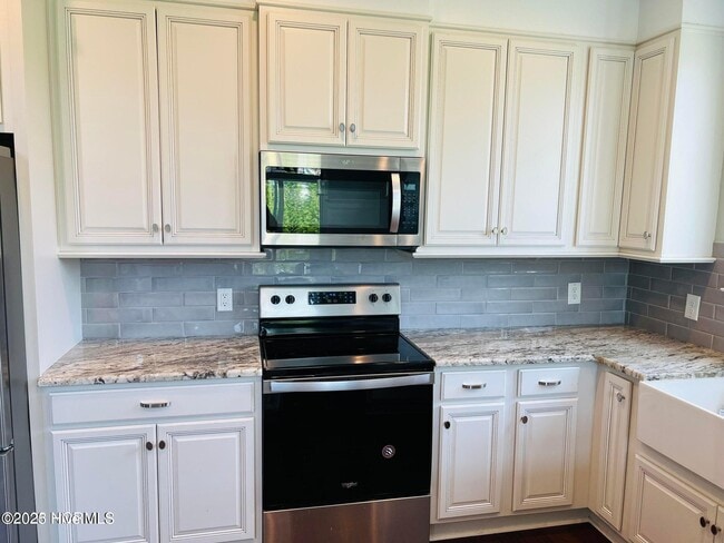 Building Photo - 3135 Emery Dr