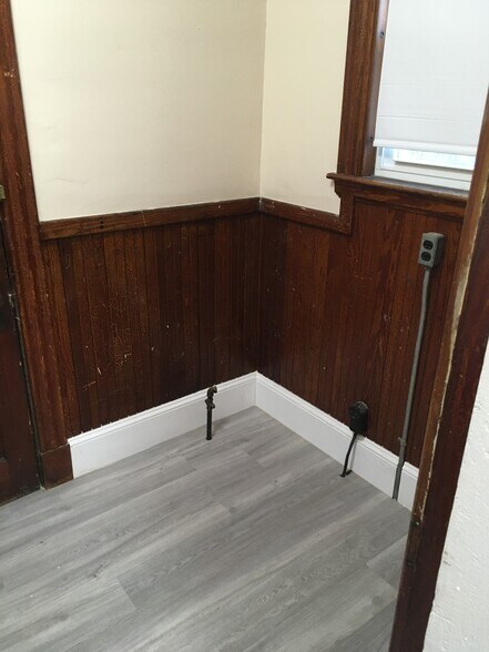 Building Photo - 30 Henry Ave