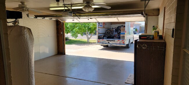 Building Photo - 8044 E Cambridge Ave