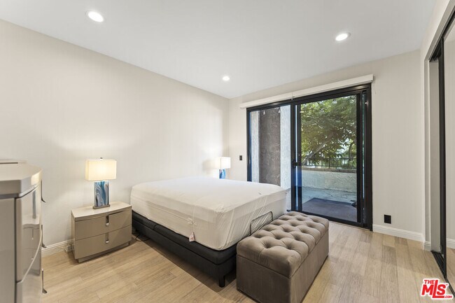 Building Photo - 8110 Manitoba St