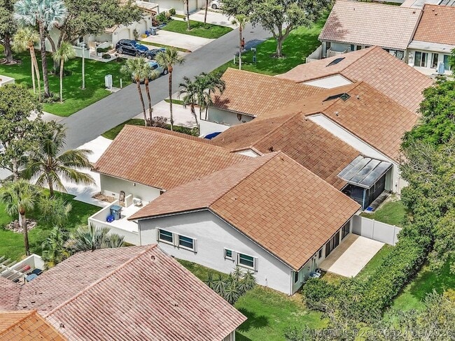 Building Photo - 21578 Altamira Ave