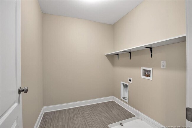 Building Photo - 2779 Rivercliff Rd