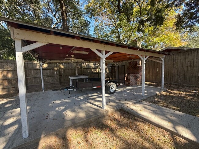 Building Photo - 3 Bedroom 2 Bath House in Lighthouse Point - James Island Charleston
