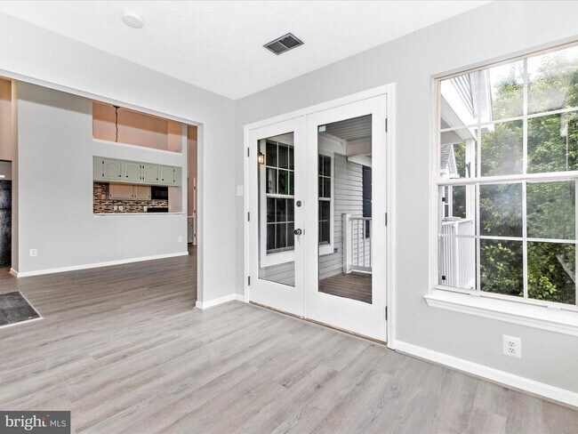 Building Photo - 615 Himes Ave