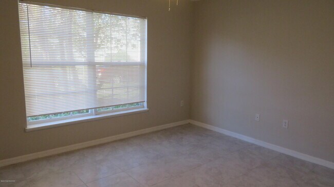 Building Photo - 1777 Sawgrass Dr SW