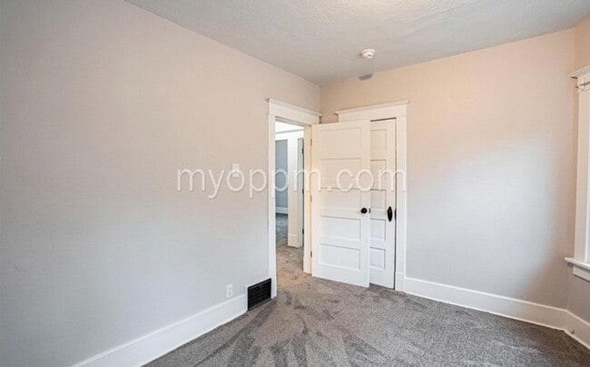 Building Photo - 1512 Binney St