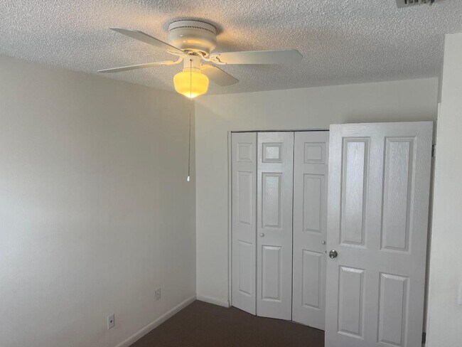 Building Photo - 12325 Villager Ct