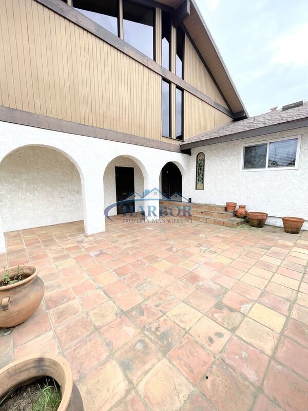 Building Photo - 5514 Halison St