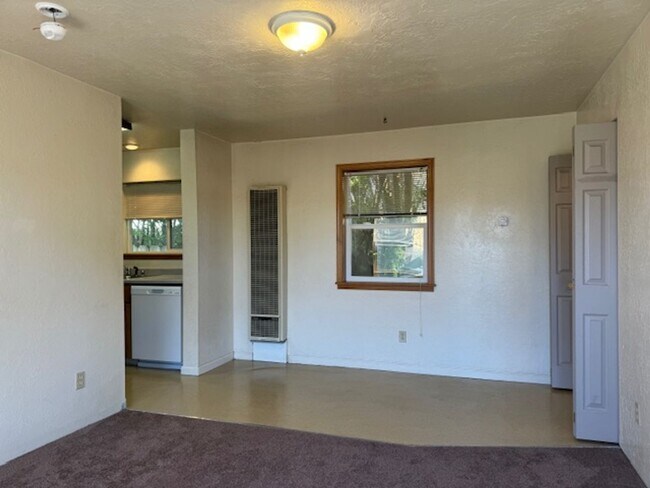 Building Photo - 1771 Golf Course Rd