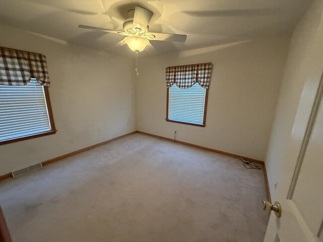 Building Photo - 1622 Forrest Ave