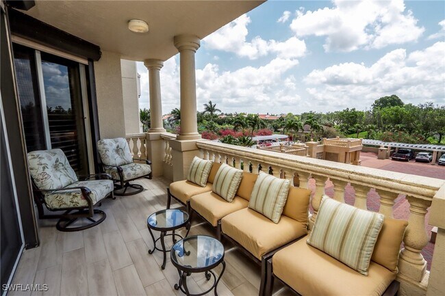 Building Photo - 8787 Bay Colony Dr