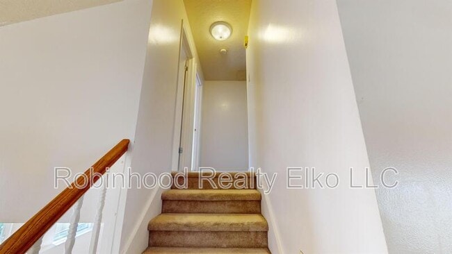 Building Photo - 2316 Sierra Dr