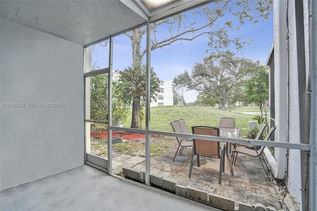 Building Photo - 9451 Live Oak Pl