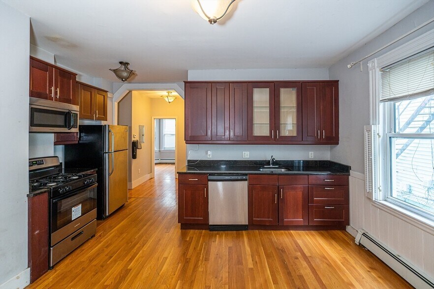 Primary Photo - 63 Mozart St