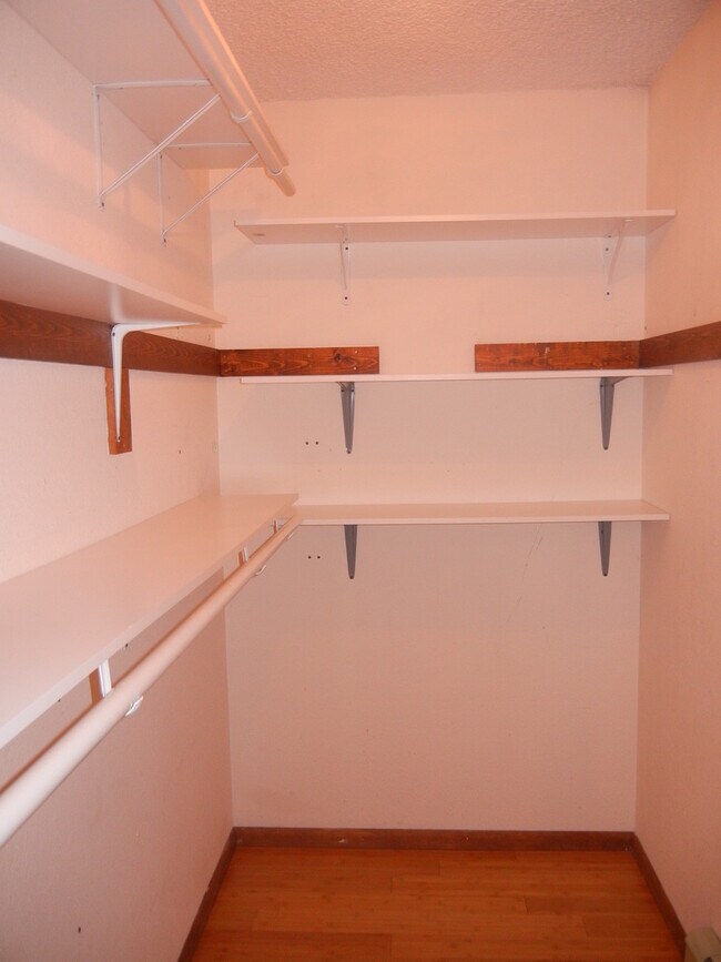 Building Photo - Cute 3 Bedroom Condo- Walking Distance to MSU Campus!