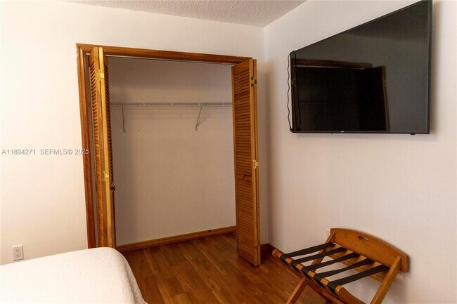 Building Photo - 8192 SW 90th Ave