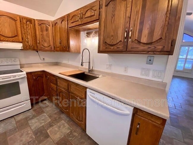 Building Photo - 1697 Stucki Dr