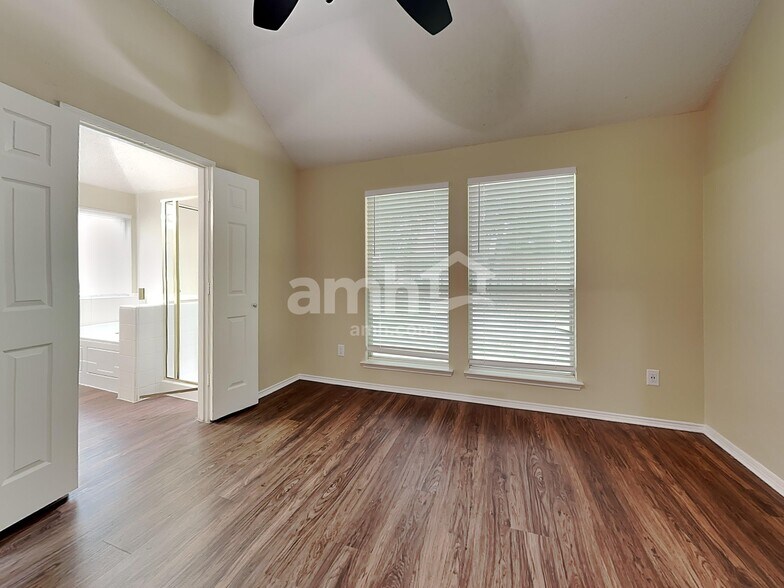 Building Photo - 223 Dartmouth Dr