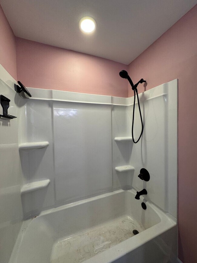 Building Photo - Holly Ridge