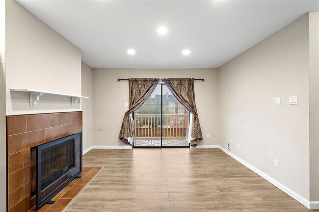 Building Photo - 2750 Holly Hall St