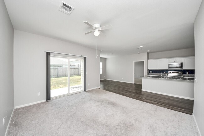 Building Photo - 6306 Highland Trl Dr
