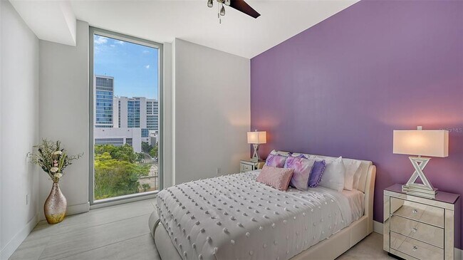 Building Photo - 301 QUAY Cmn