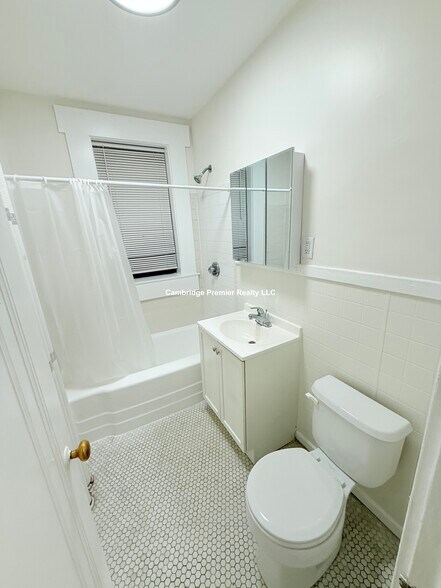 Building Photo - 29 Peterborough St