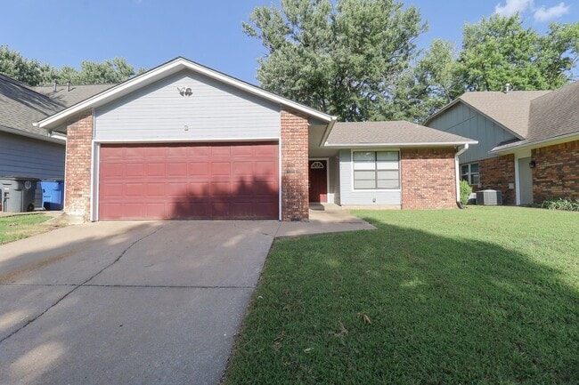 Building Photo - This Beautiful Home by Hunter Park is Wait...