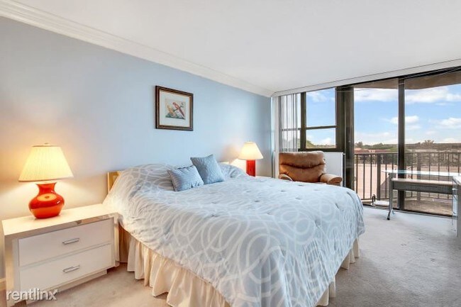 Building Photo - 2 br, 2 bath Condo - 899 Jeffery St Apt 602