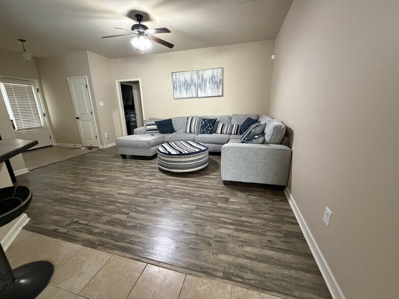 Building Photo - 42481 Baystone Ave