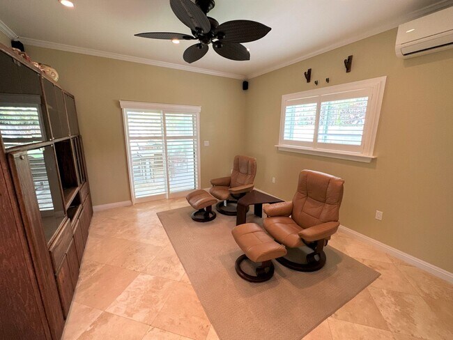 Building Photo - Gorgeous Furnished Beachside Home in Kailua