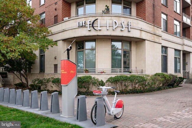 Building Photo - 3600 S Glebe Rd