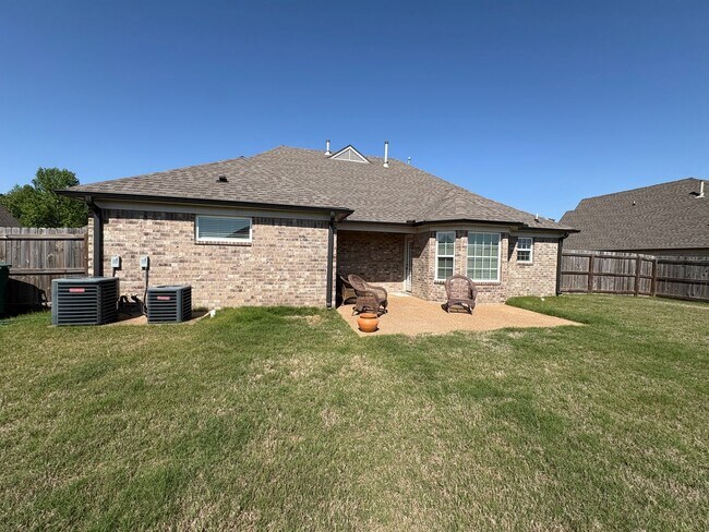 Building Photo - 3384 Shandy Rd