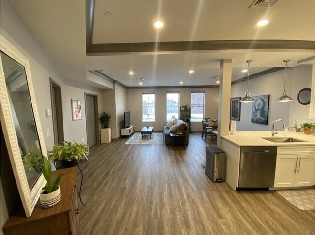 Building Photo - 18 Preble St