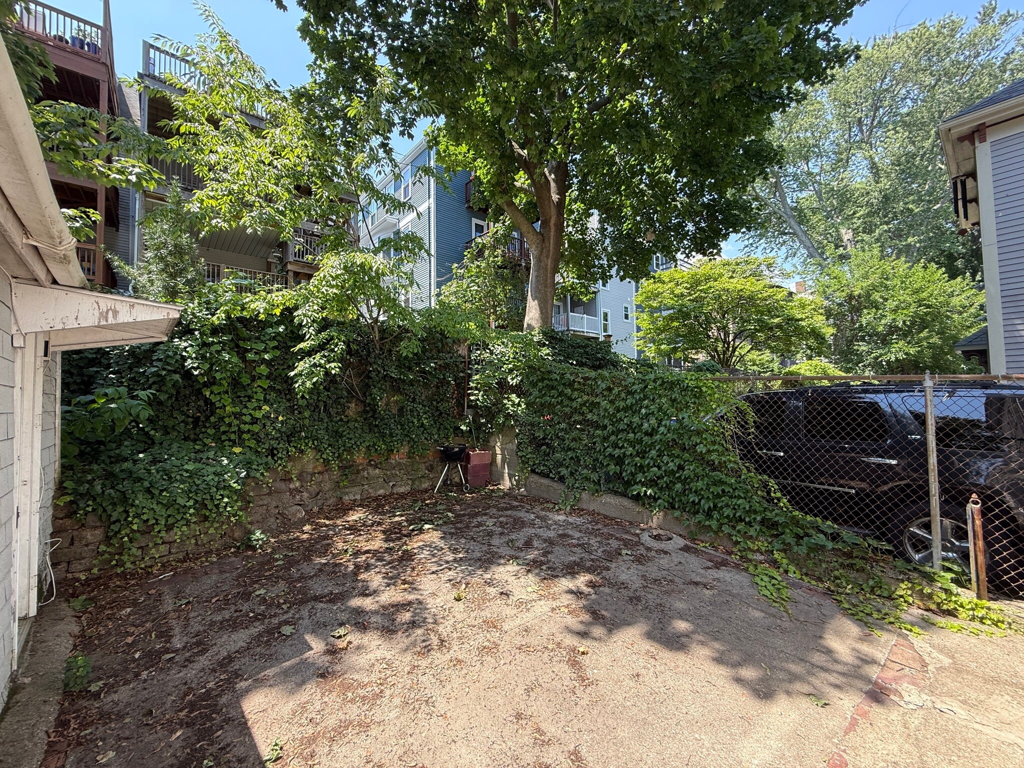 Shared Back Patio - 57 Mozart St