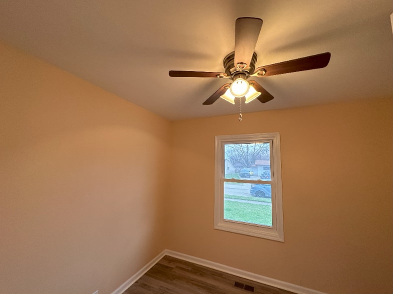 Building Photo - 508 Kenyon Ave