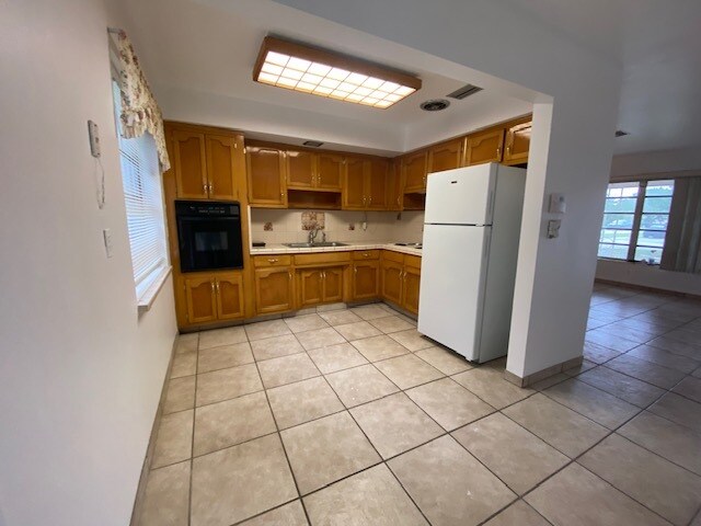 Building Photo - 2301 N 56th Ter