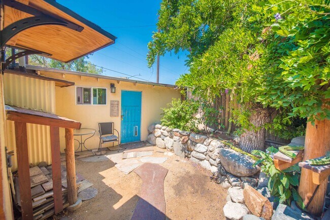 Building Photo - 2599 Huntington Dr