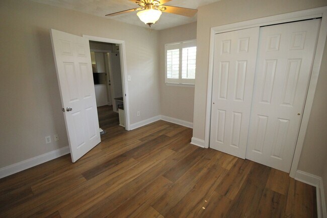 Building Photo - Beautiful Single Family Home in Great Neck Estates