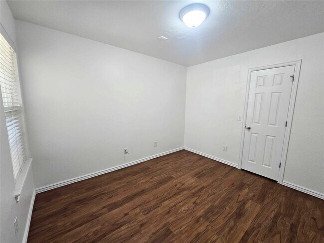 Building Photo - 16001 Korie Dr