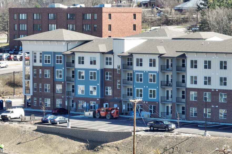Building Photo - The Artisan at Robinson