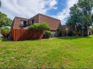 Building Photo - 2 Bedroom 2 Bath, Condo for Rent!