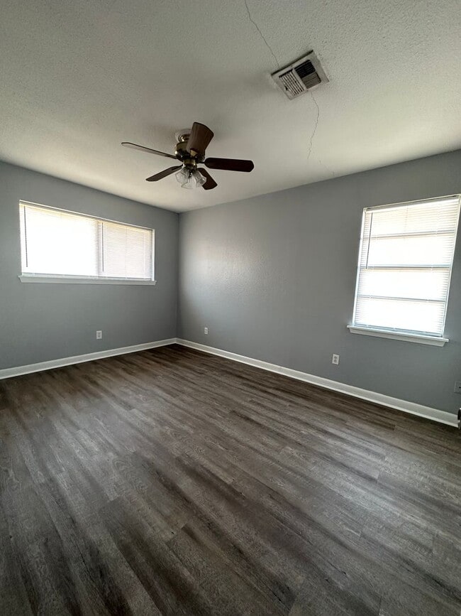 Building Photo - Updated Bossier Home