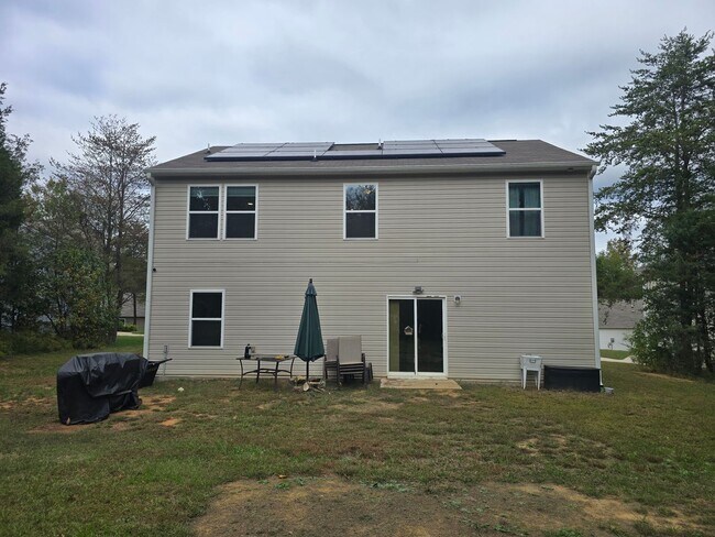 Building Photo - Best Lot in the Neighborhood – Beautiful L...