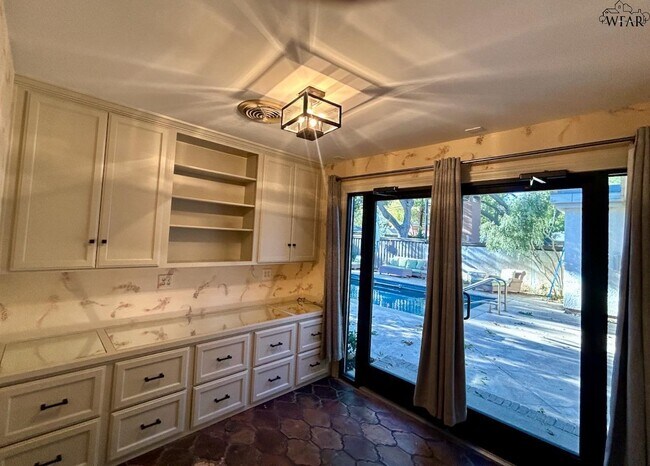 Building Photo - 7 Newcomb Terrace