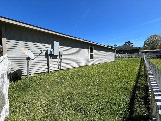 Building Photo - 339 Red Clover